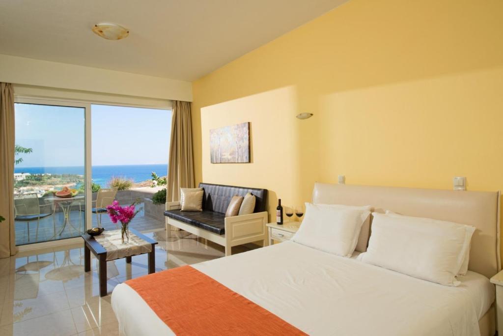 Sunday Life Aparthotel Agia Pelagia  Room photo