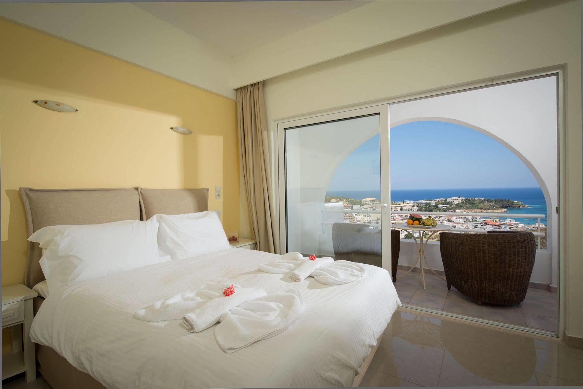 Sunday Life Aparthotel Agia Pelagia  Exterior photo